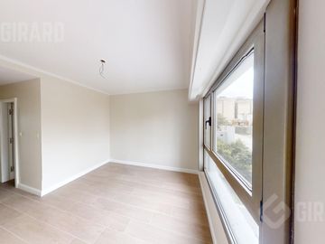 Venta de 3 amb a estrenar. Amplio Living comedor. Zona Paseo Aldrey. Con Patio