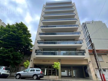 Venta de 3 amb a estrenar. Amplio Living comedor. Zona Paseo Aldrey. Con Patio