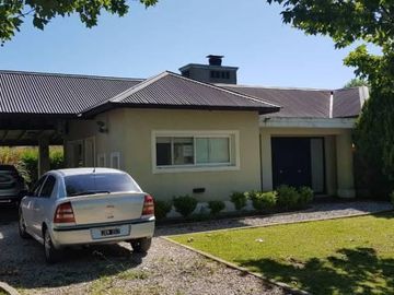 ALQUILER-Haras del sur-Casa 5amb.Muy linda!! Pileta-Parrilla-231m2-Terreno 1588m2