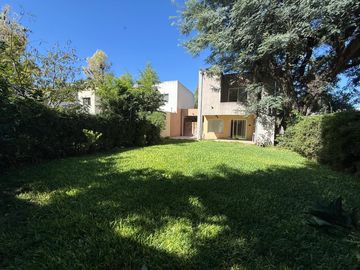 Casa en Venta 4 Ambientes en La Merecida