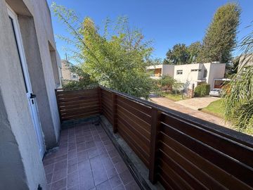 Casa en Venta 4 Ambientes en La Merecida