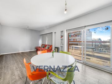 APTO CREDITO! Exclusivo triplex de 4 Ambientes con parrilla y terraza propia