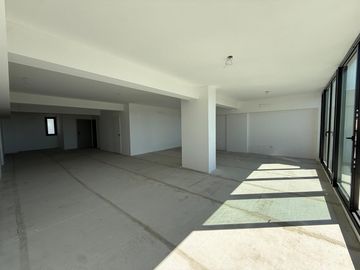Oficina Corporativa Premium  118 m² Balcón y Vista Abierta al Río  Belgrano