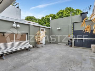 Venta de PH Reciclado con Patio Propio en dos plantas c/parrilla