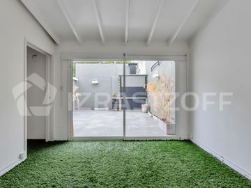 Venta de PH Reciclado con Patio Propio en dos plantas c/parrilla