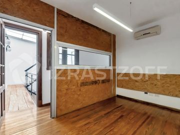 Venta de PH Reciclado con Patio Propio en dos plantas c/parrilla