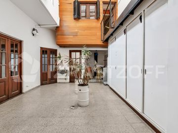 Venta de PH Reciclado con Patio Propio en dos plantas c/parrilla