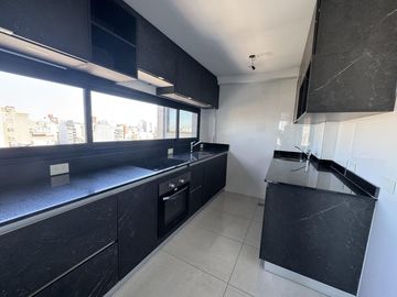 VENTA DE DEPARTAMENTO 3 AMBIENTES A ESTRENAR EN FLORES CON COCHERA