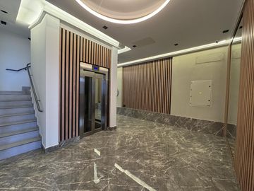 VENTA DE DEPARTAMENTO 3 AMBIENTES A ESTRENAR EN FLORES CON COCHERA
