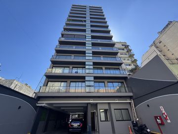 VENTA DE DEPARTAMENTO 3 AMBIENTES A ESTRENAR EN FLORES CON COCHERA