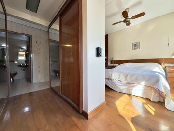 CASA VENTA FLORIDA 4 AMBIENTES JARDÍN PILETA QUINCHO