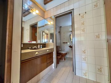 CASA VENTA FLORIDA 4 AMBIENTES JARDÍN PILETA QUINCHO