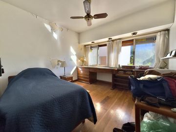CASA VENTA FLORIDA 4 AMBIENTES JARDÍN PILETA QUINCHO