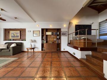 CASA VENTA FLORIDA 4 AMBIENTES JARDÍN PILETA QUINCHO