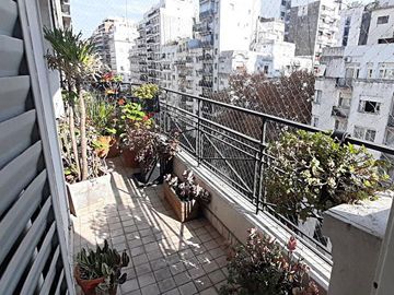 Alquiler AMOBLADO Departamento 5 amb. Con Terraza propia en Recoleta