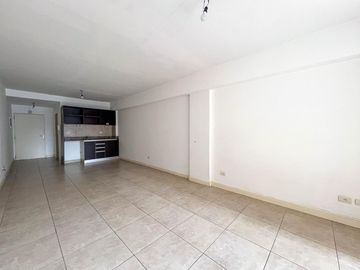 Monoambiente con Balcón en Flores - Apto Profesional