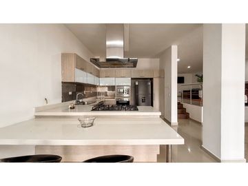 Casa para renta amoblada en El Poblado, cerca al tesoro