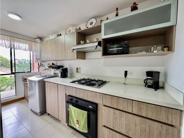 Apartamento para renta amoblada en El Poblado, piso 5