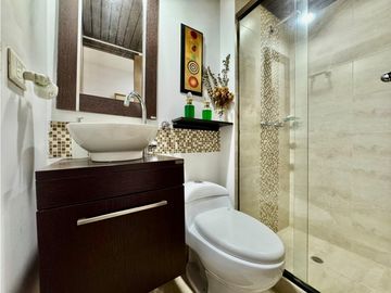 Apartamento para renta amoblada en El Poblado, piso 5