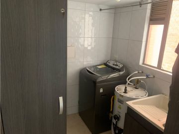 APARTAMENTO REMODELADO EN VENTA  LAURELES SECTOR LA CASTELLANA