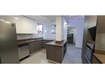 VENTA DE CASA POBLADO - SECTOR ISA  RANGO 18