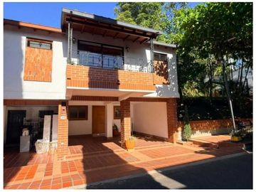 CASA EN VENTA LA MOTA