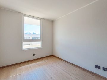 Av. La Florida 10695 (1 Est ) [2820-4]