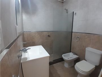 Alquiler Departamento 2 amb. PB, estacionamiento. Villa Italia