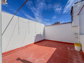 CHALET 4 AMBIENTES- JOSE HERNANDEZ 110 - APTO CRÉDITO