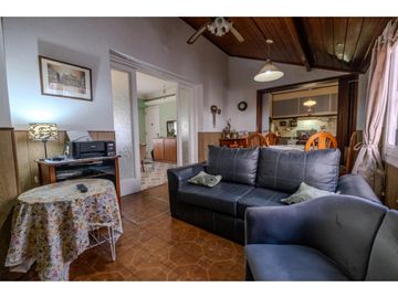 CHALET 4 AMBIENTES- JOSE HERNANDEZ 110 - APTO CRÉDITO