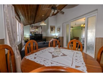 CHALET 4 AMBIENTES- JOSE HERNANDEZ 110 - APTO CRÉDITO