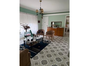 CHALET 4 AMBIENTES- JOSE HERNANDEZ 110 - APTO CRÉDITO