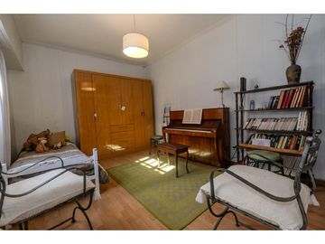 CHALET 4 AMBIENTES- JOSE HERNANDEZ 110 - APTO CRÉDITO