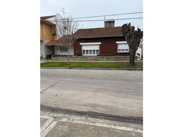 CHALET 4 AMBIENTES- JOSE HERNANDEZ 110 - APTO CRÉDITO