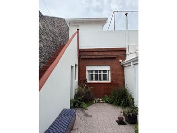 CHALET 4 AMBIENTES- JOSE HERNANDEZ 110 - APTO CRÉDITO