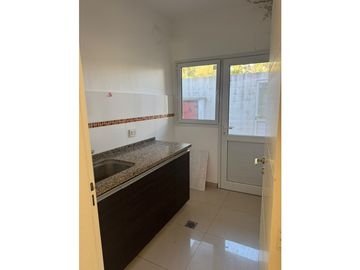 CASA EN CAUSANA DE DOS PLANTAS C/ 3 DORMITORIOS EN ALQUILER