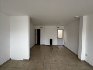 SE VENDE LOCAL COMERCIAL EN EL CENTRO DE LUJN! Inmejorable ubicación.