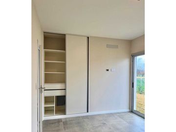 CASA DE DISEÑO 3 DORMITORIOS EN VENTA EN TEJAS 4 MALAGUEÑO A ESTRENAR