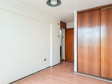 Av. Macul 2251 (1 Est /1 Bod) [3822-6]