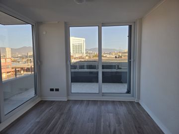 Avenida Varela 875 (1 Est ) [2941-4]