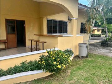 VENTA CASA DE PLAYA EN CORONADO 2,200M2 CERCA DE LA PLAYA