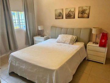 VENTA CASA DE PLAYA EN CORONADO 2,200M2 CERCA DE LA PLAYA