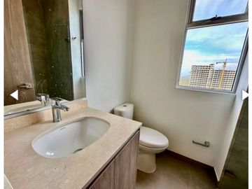 Apartamento frontal de oportunidad  vista al mar playa Decameron 005