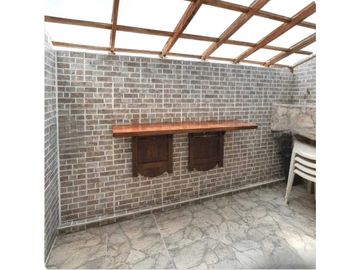 CASA EN VENTA EN BUENOS AIRES SEGUNDO PISO CON APARTAMENTO INDEPENDIEN