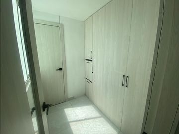 Se vende apartamento 101 m2, en Sierra Verde.
