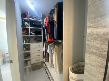 Se vende apartamento 101 m2, en Sierra Verde.