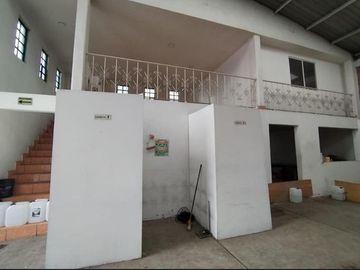 VENTA DE TERRENO CON OFICINAS EN TOLUCA MUY CERCA DE AVENIDA ALFREDO DEL MAZO