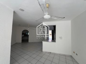 CASA EN VENTA, 3 HABITACIONES, AVENIDA DEL SOL, ALBERCA COMPARTIDA Y ASADORES