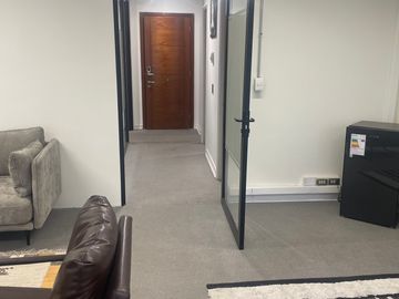 ARRIENDO OFICINAS PLENO BARRIO EL GOLF