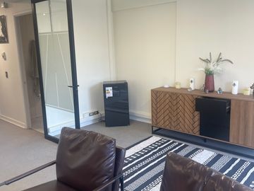 ARRIENDO OFICINAS PLENO BARRIO EL GOLF
